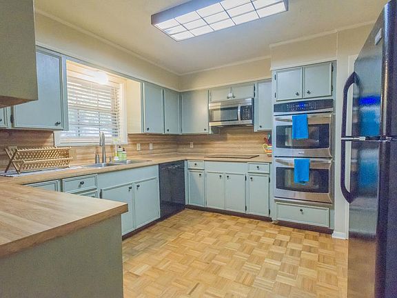 4th image of 2901 Dogwood Dr