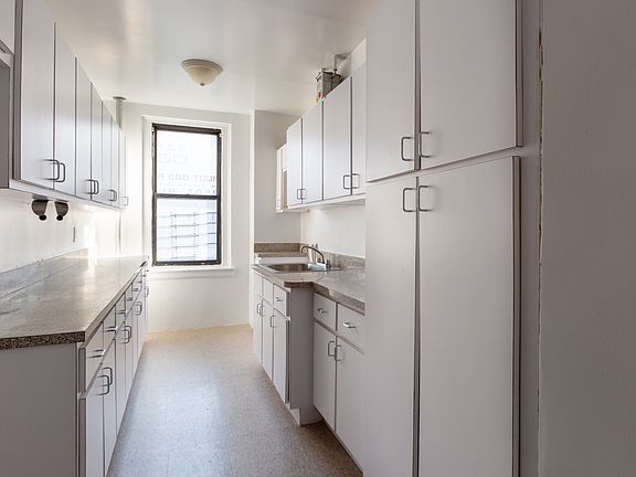 3rd image of 601 W 173rd St APT 36