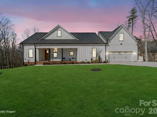 128 Laurel Ridge Dr, Statesville, NC 28677