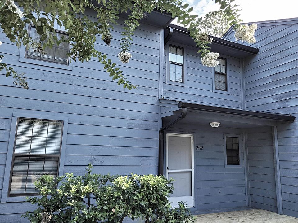 1st image of 2492 E Thundell St
