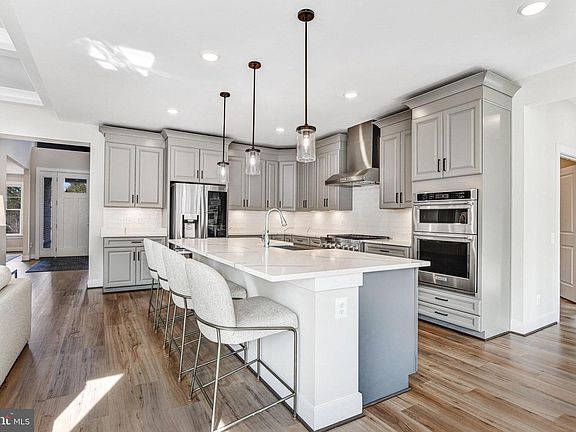 2nd image of 43199 Dogan Ridge Pl