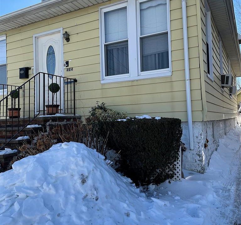 1st image of 464 Columbia Ave Floor 2