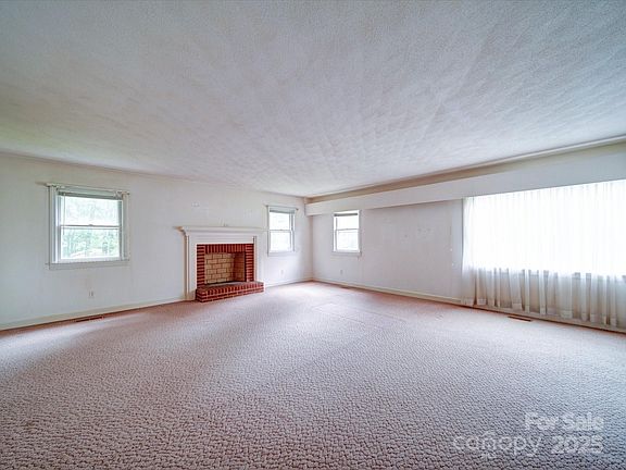 3rd image of 167 Cedar Ln