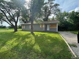 715 Sparks Ave, Cahokia, IL 62206