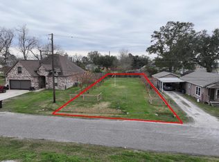 421 Avenue E, Pt Neches, TX 77651