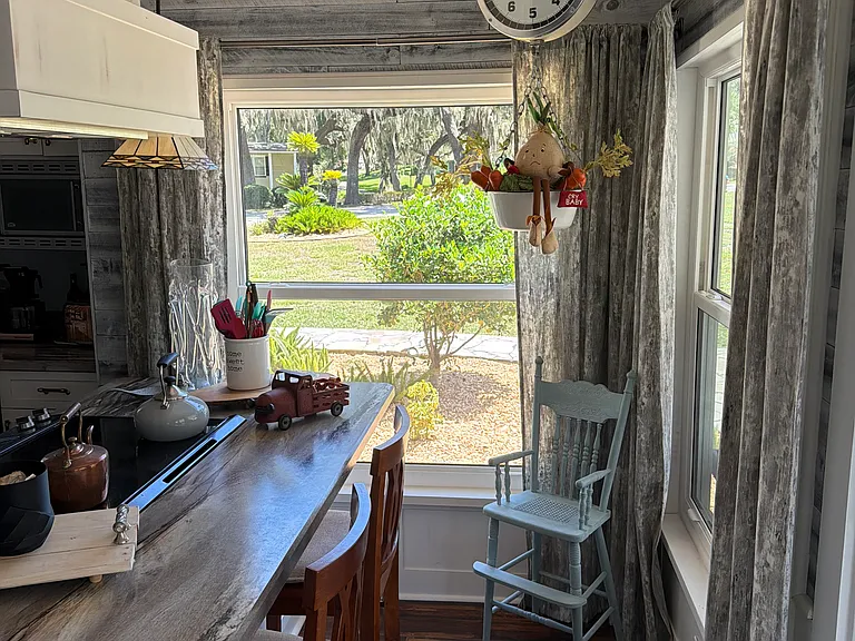 1550 Clay Blvd — Photo 7