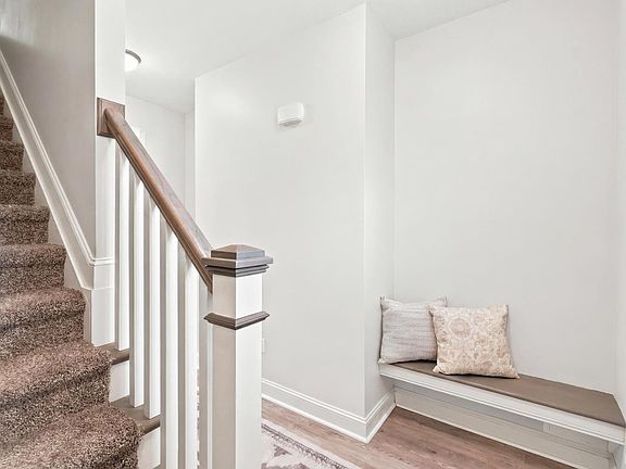 5th image of 1232 Commonwealth Cir