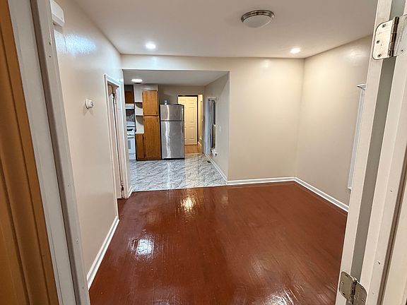 5th image of 52 Tufts Ave Floor 2