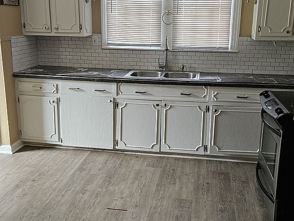 4th image of 3718 Louisiana Ave