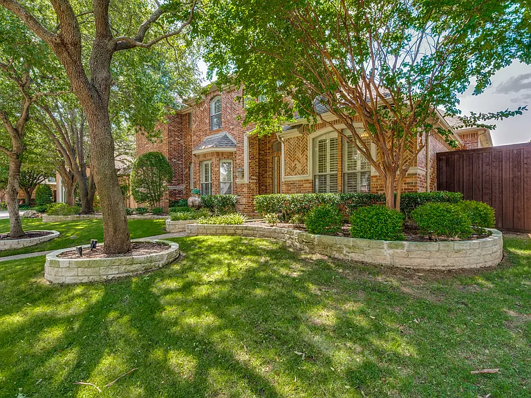 1419 Biltmore Ct — Photo 34