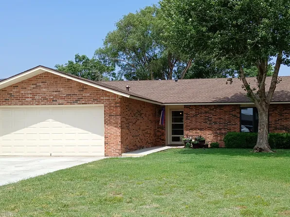 2605 Mesa Dr, Plainview, TX 79072