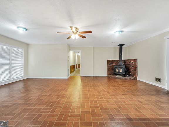 5th image of 2058 Graham Rd