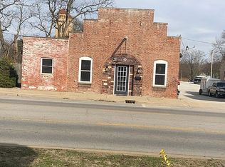 709 S Main St, Hillsboro, IL 62049