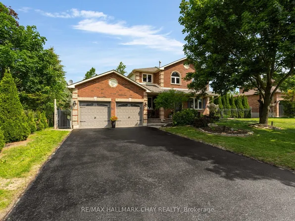 16 Columbia Rd, Barrie, ON L4N 8C7
