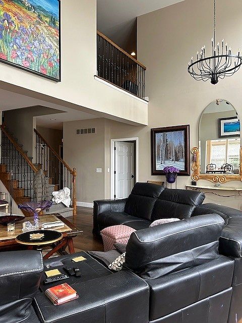 1st image of 4060 Summerfield Dr