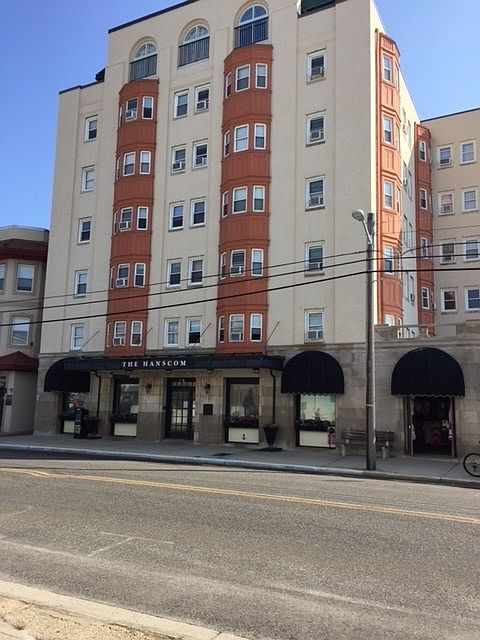 1st image of 807 8th St Unit 501