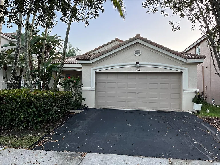 1467 Sunset Way — Photo 1