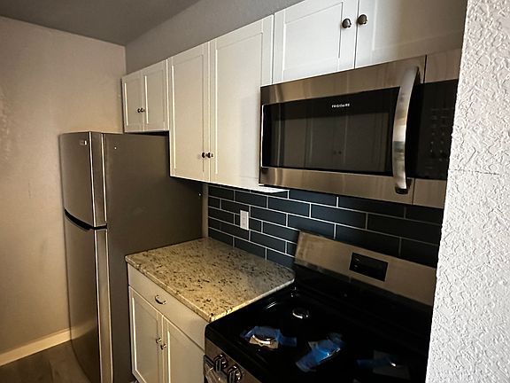 5th image of 1200 N Cedar Ave APT 424