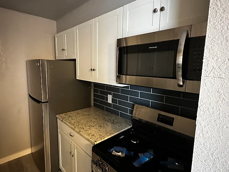 1200 N Cedar Ave #424 — Photo 5