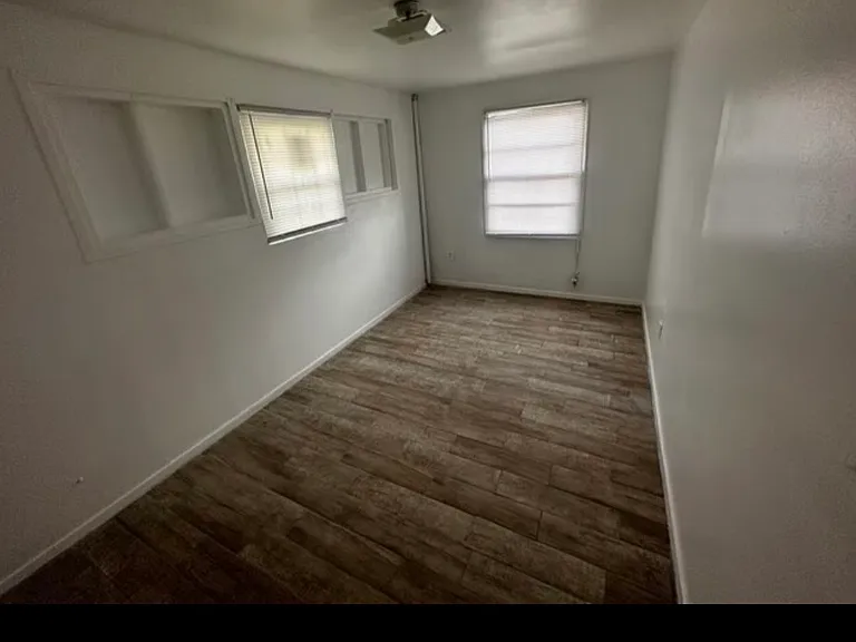 3815 Saint Charles Pl — Photo 5