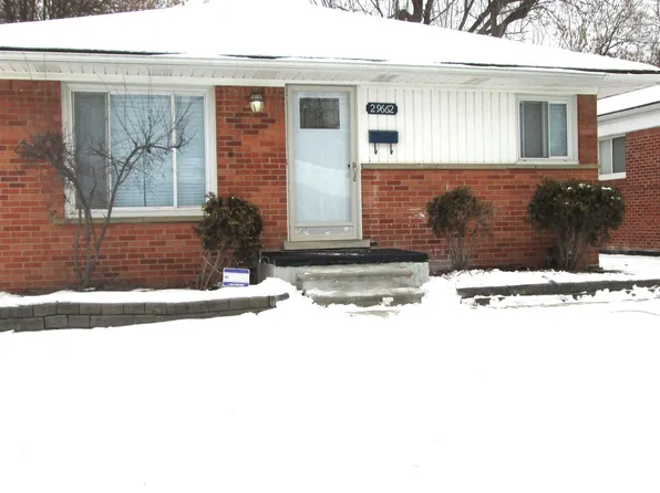 29662 Oakwood St, Inkster, MI 48141