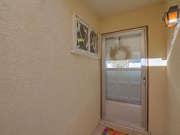 3rd image of 6129 Del Campo Pl NE