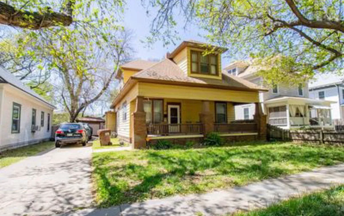 4 bed, 1500 sqft, $1,550 — Photo 1