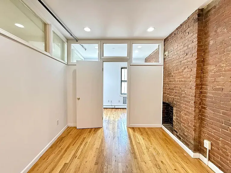 2117 3rd Ave #2F — Photo 8