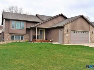 209 N Detroit Ave, Sioux Falls, SD 57110