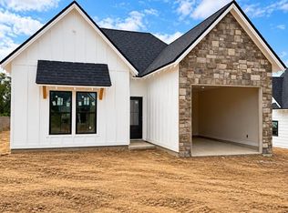 3 Nelli St, Phenix City, AL 36870