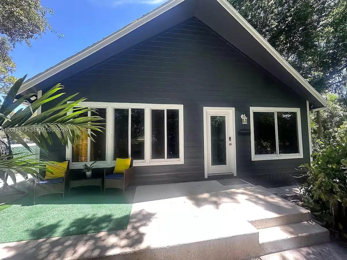 2 bed, 1.0 bath, 866 sqft, $3,500 — Photo 1