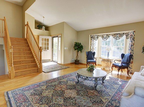 4th image of 4225 Larkspur Ln