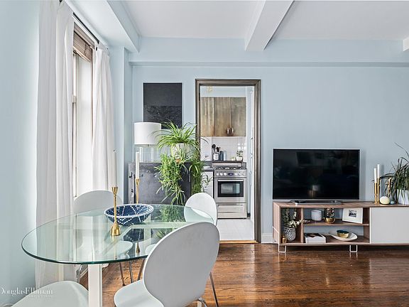 3rd image of 405 W 23rd St APT 11F
