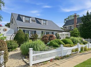 25 Rhode Island Avenue, Massapequa, NY 11758
