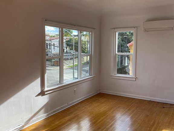3rd image of 807 N Occidental Blvd