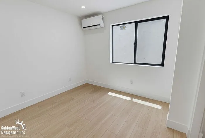 3075 Hawthorn St #2 — Photo 9
