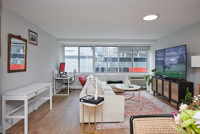 211 E Ohio St #1219 — Photo 4