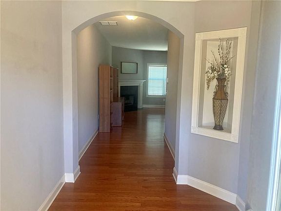 2nd image of 2116 Barberry Dr