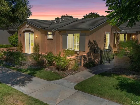 196 Four Seasons Blvd, Hemet, CA 92545