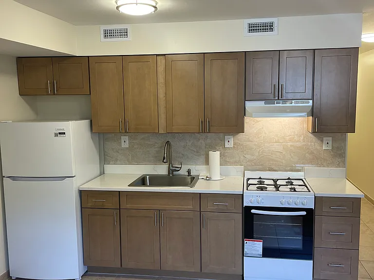 448 Mosely Ave #2 — Photo 1