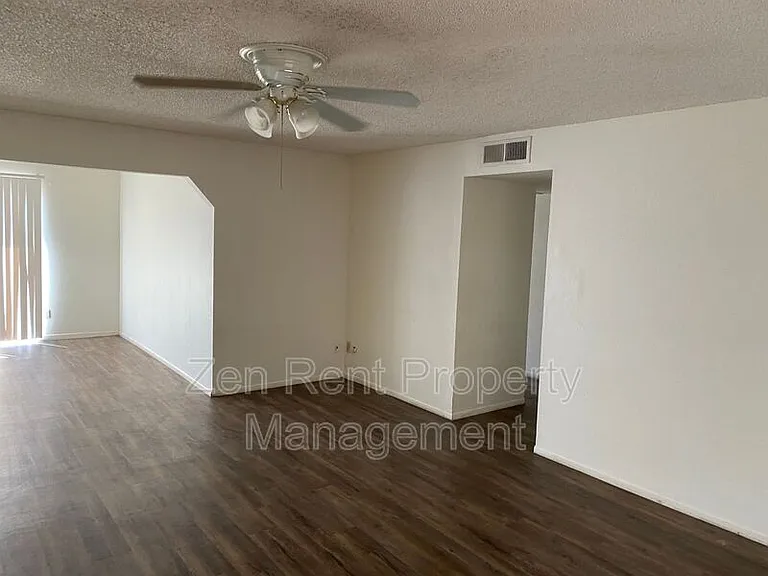 5233 W Altadena Ave — Photo 4