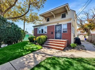 10-21 McBride St, Far Rockaway, NY 11691