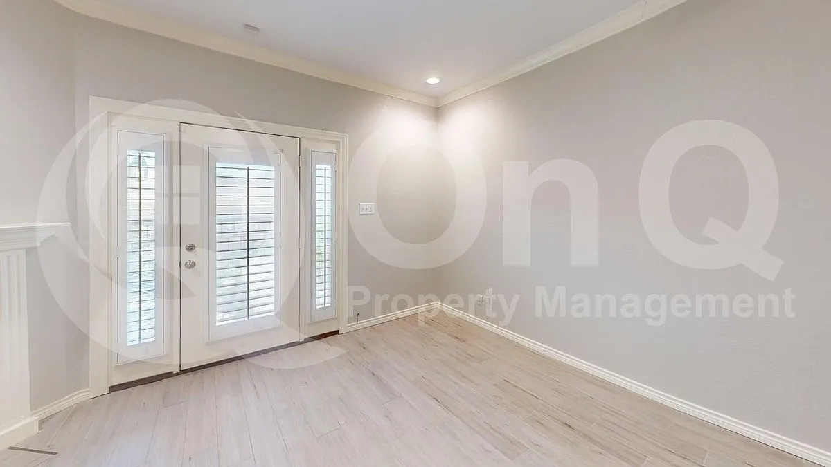 2 bed, 1.5 bath, 1005 sqft, $3,399 — Photo 4
