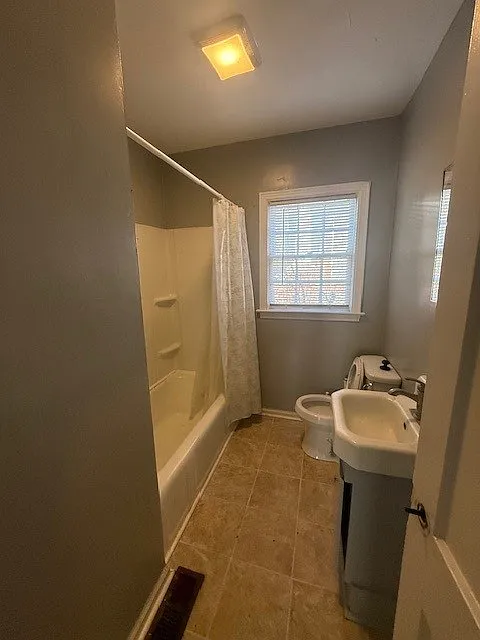 2 bed, 996 sqft, $1,095 — Photo 2