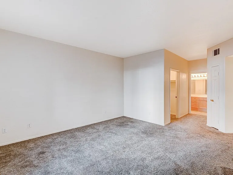 10553 Pine Pointe Ave #102 — Photo 31