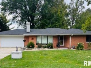 7 Bellevue Dr, Jacksonville, IL 62650