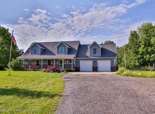 1067 E Beard Rd, Perry, MI 48872