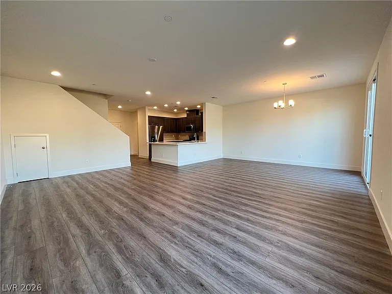 1421 Jules Ln — Photo 8