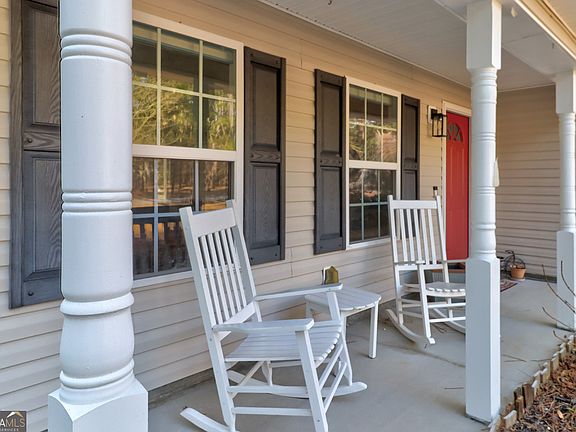 3rd image of 475 Shadowbrook Cir