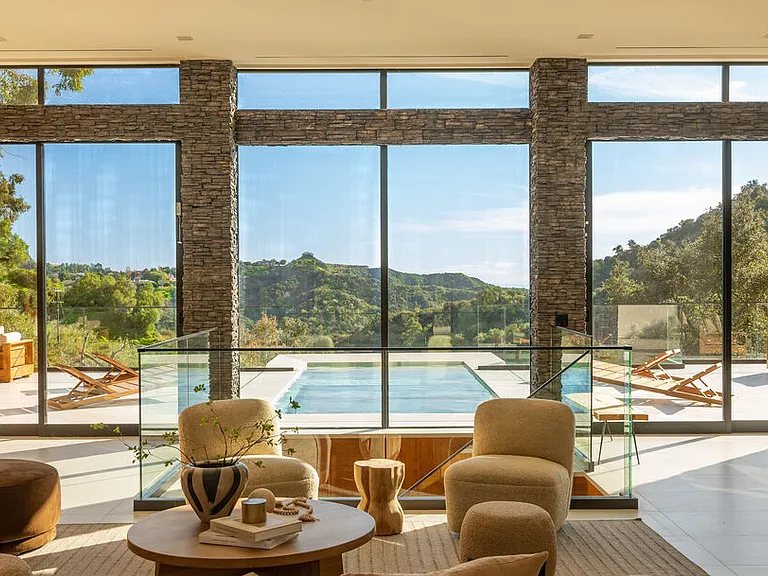 12752 Mulholland Dr — Photo 3